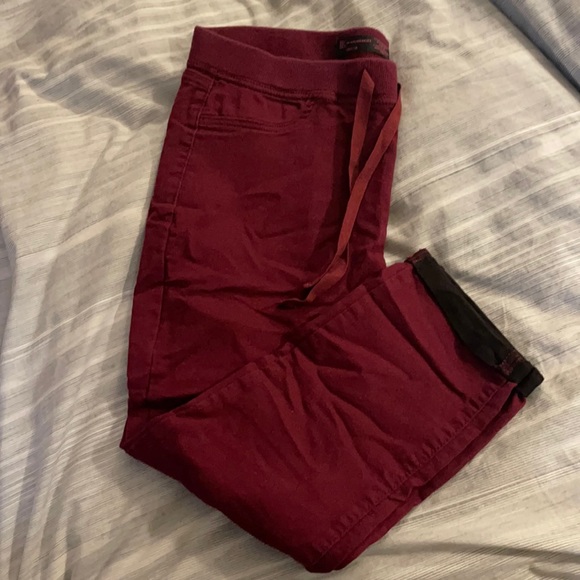 Maroon capris